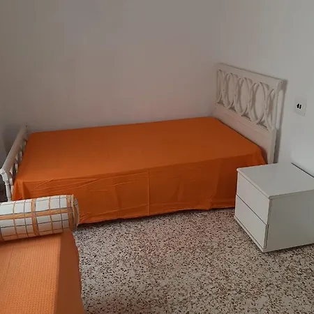 Piso De 4 Habitaciones A 50 Metros De La Playa El Acequion, Torrevieja Torrevieja
